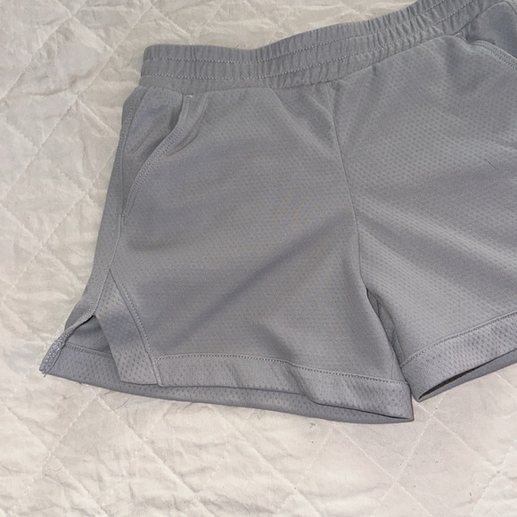 ATHLETIC WORKS Gray Athletic Active Shorts Girls S (6/6x) - Picture 4 of 5